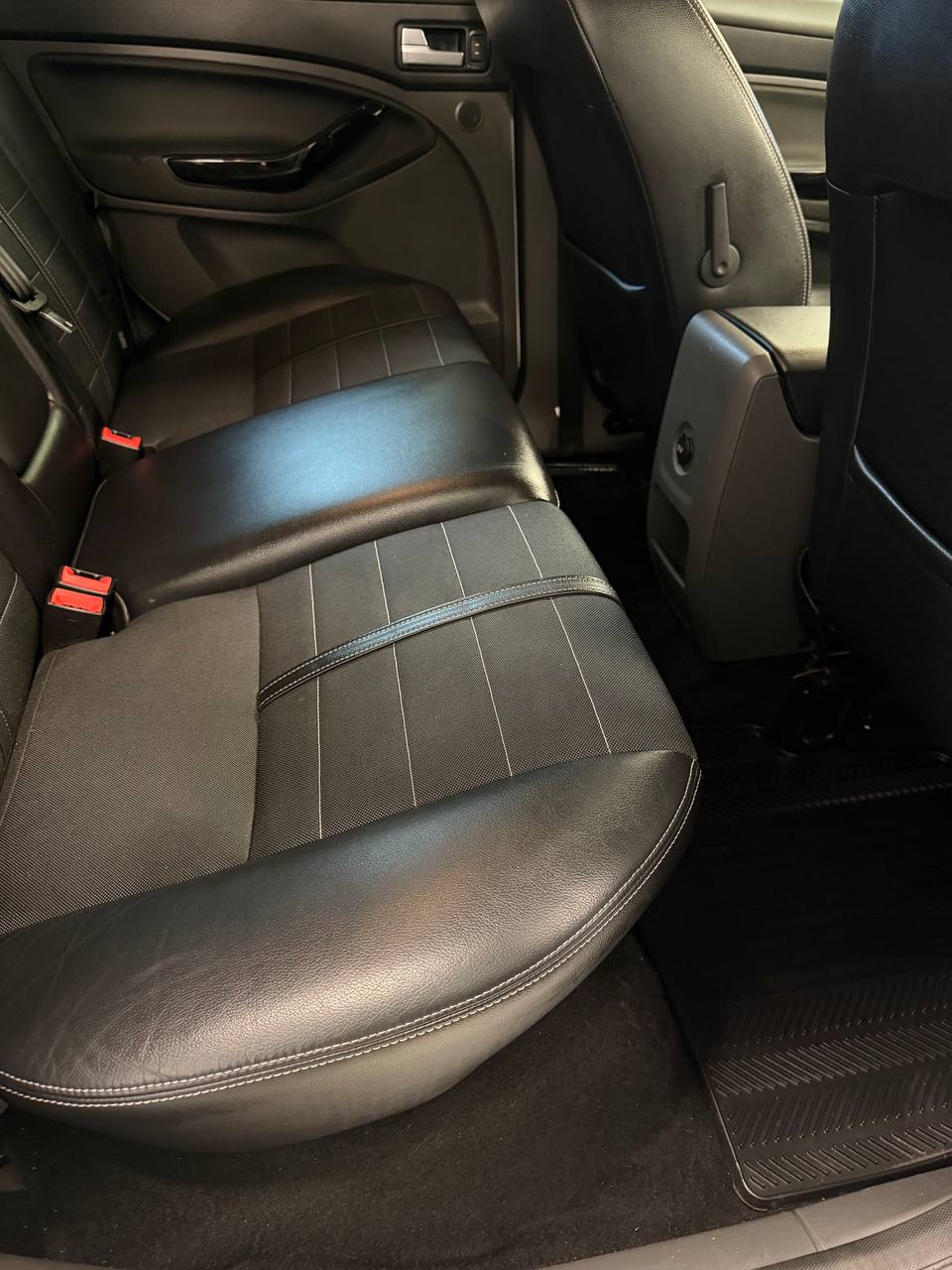 Ford Kuga 2.0 TDCi AWD Powershift Titanium Euro 5 Dragkrok M-värm