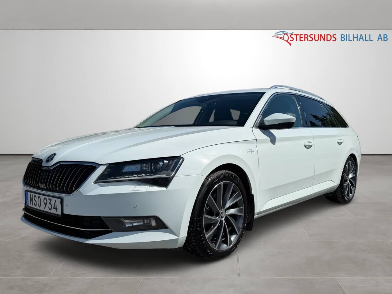 Skoda Superb Kombi 2.0 TDI 4x4 SCR Business Edition L&K D-värm, Drag