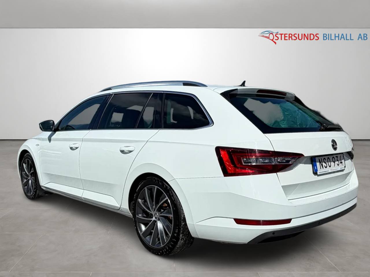 Skoda Superb Kombi 2.0 TDI 4x4 SCR Business Edition L&K D-värm, Drag