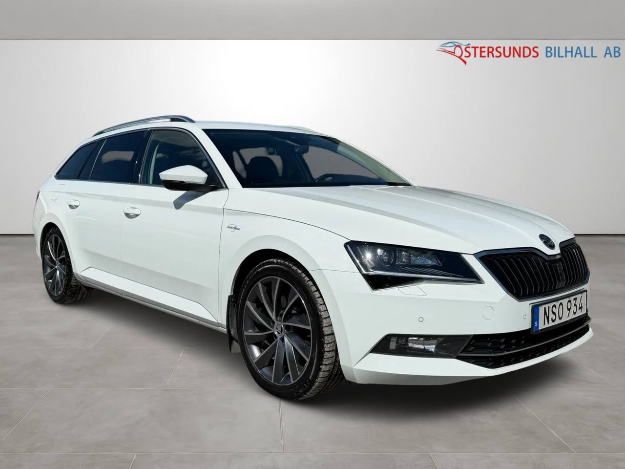 Skoda Superb Kombi 2.0 TDI 4x4 SCR Business Edition L&K D-värm, Drag