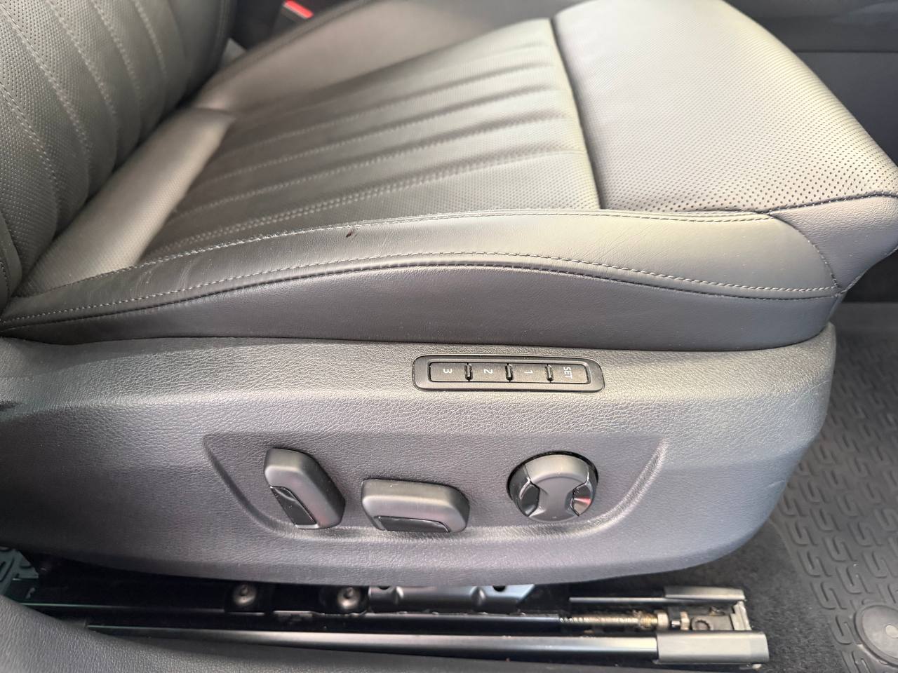Skoda Superb Kombi 2.0 TDI 4x4 SCR Business Edition L&K D-värm, Drag