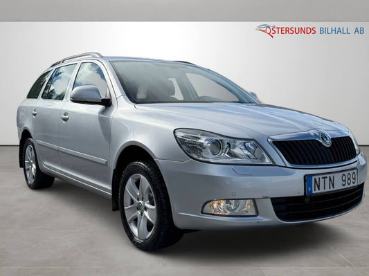 Skoda Octavia Kombi 1.6 TDI 4x4 Elegance Euro 5, M-värm, Dragkrok
