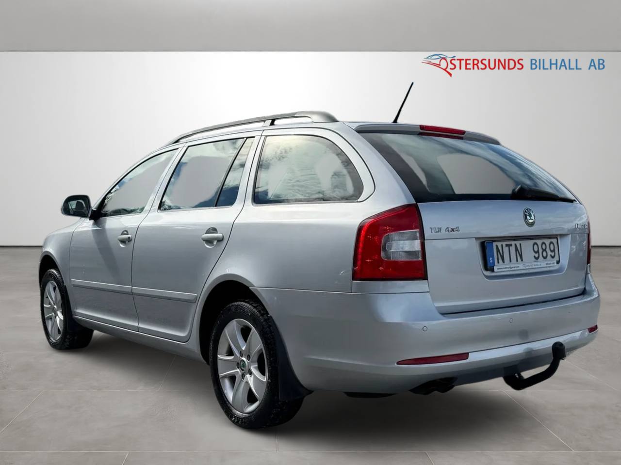 Skoda Octavia Kombi 1.6 TDI 4x4 Elegance Euro 5, M-värm, Dragkrok