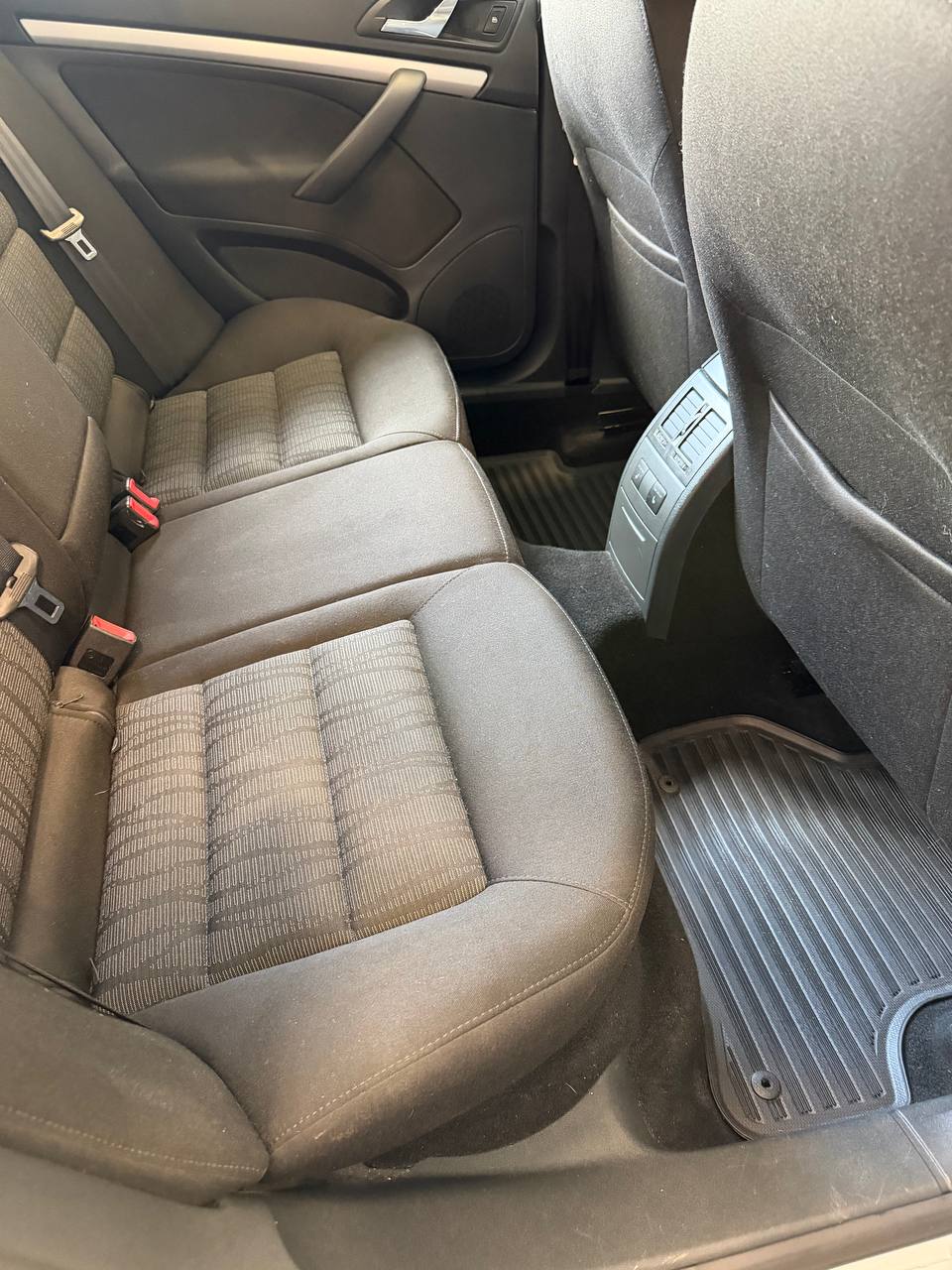 Skoda Octavia Kombi 1.6 TDI 4x4 Elegance Euro 5, M-värm, Dragkrok