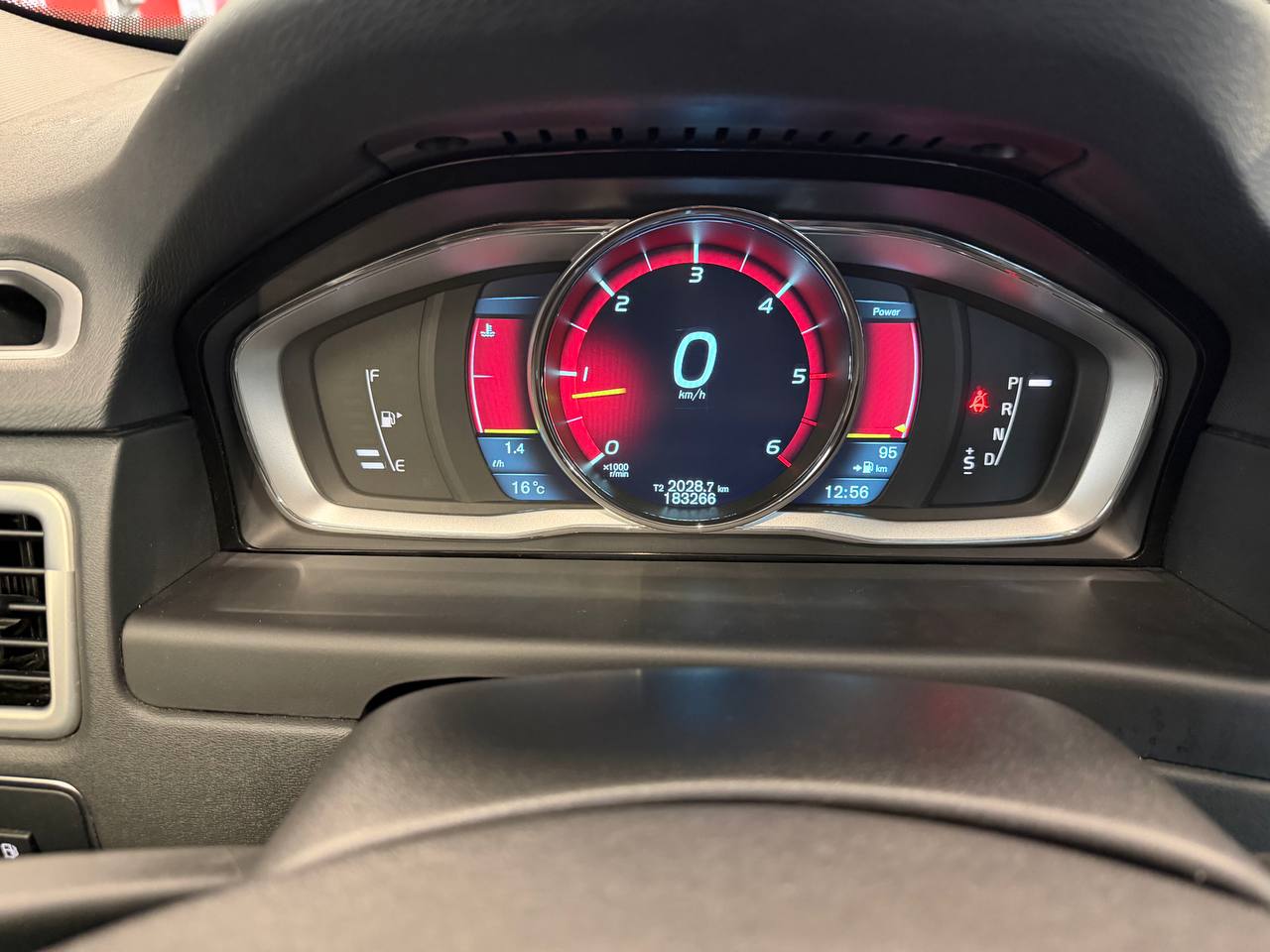 Volvo V70 D5 AWD Geartronic Summum