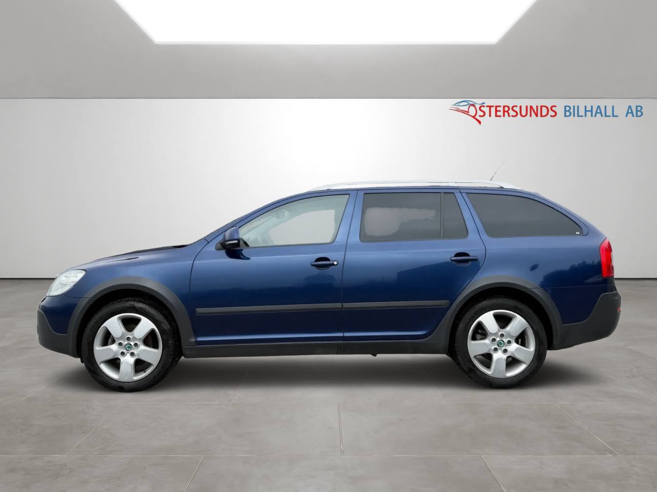 Skoda Octavia Scout 2.0 TDI DPF 4Motion Scout Ny servad, D-värm, M-värm