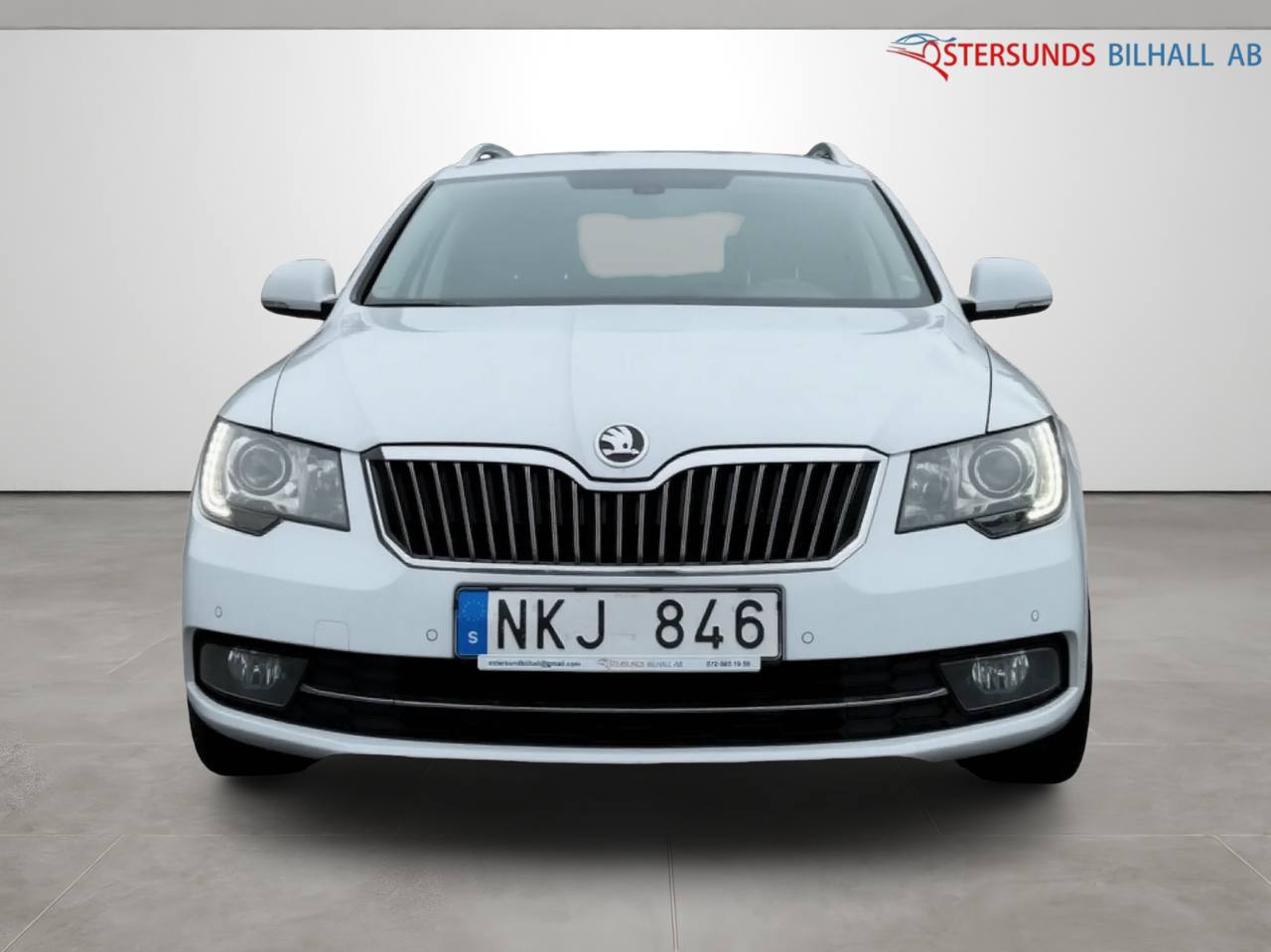 Skoda Superb Kombi 2.0 TDI 4x4 Elegance 3,99% Ränta D-värm Navi