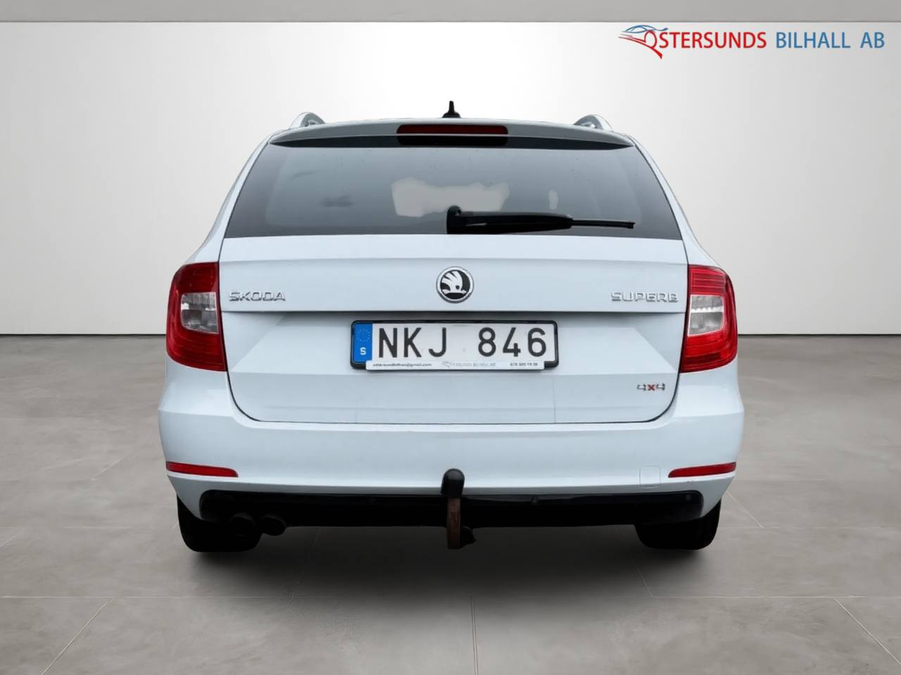Skoda Superb Kombi 2.0 TDI 4x4 Elegance 3,99% Ränta D-värm Navi