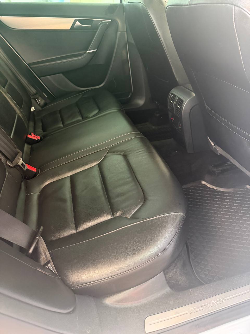 Volkswagen Passat Alltrack 2.0 TDI 4Motion D-värm Pano Dragkrok