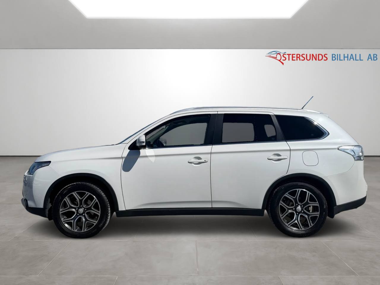 Mitsubishi Outlander 2.2 Di-D 4WD Business Euro 5 Dragkrok 2brukare 7-sits