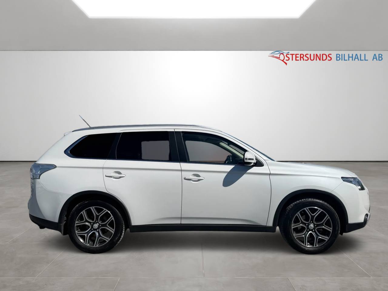 Mitsubishi Outlander 2.2 Di-D 4WD Business Euro 5 Dragkrok 2brukare 7-sits