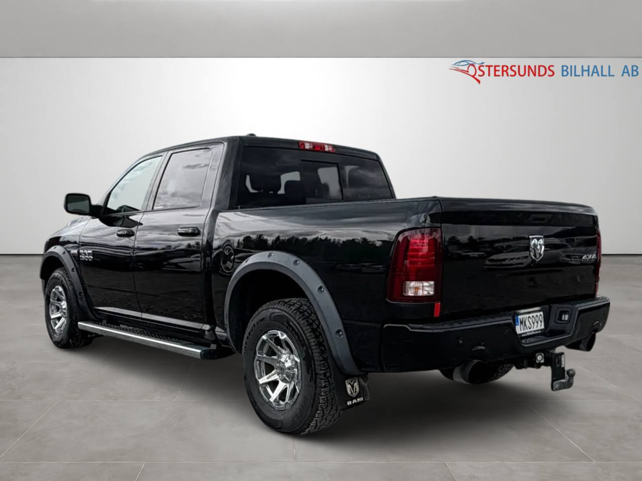 RAM 1500 Crew Cab 5.7 V8 HEMI 4x4 TorqueFlite Drag Kamera M-värm