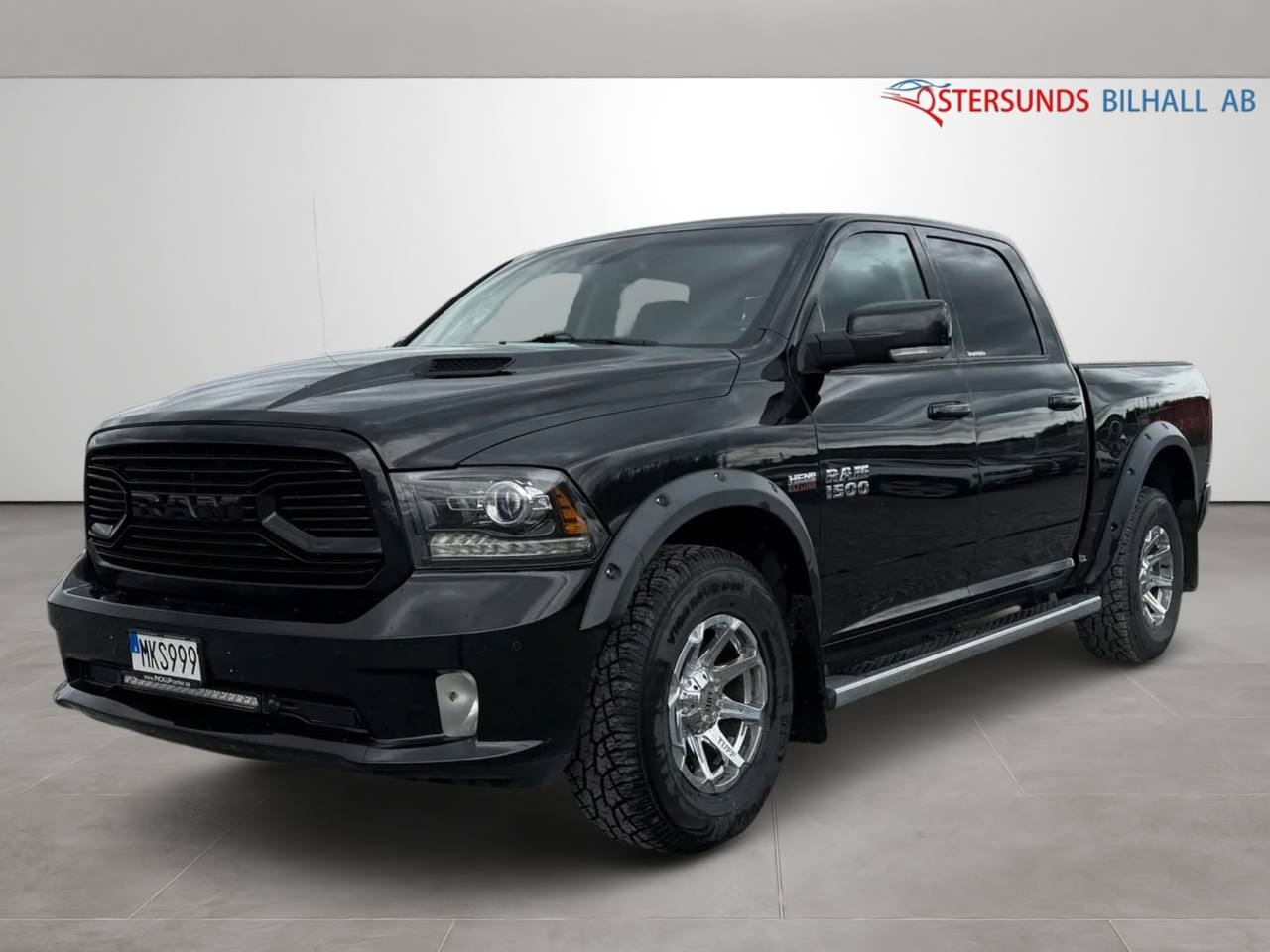 RAM 1500 Crew Cab 5.7 V8 HEMI 4x4 TorqueFlite Drag Kamera M-värm
