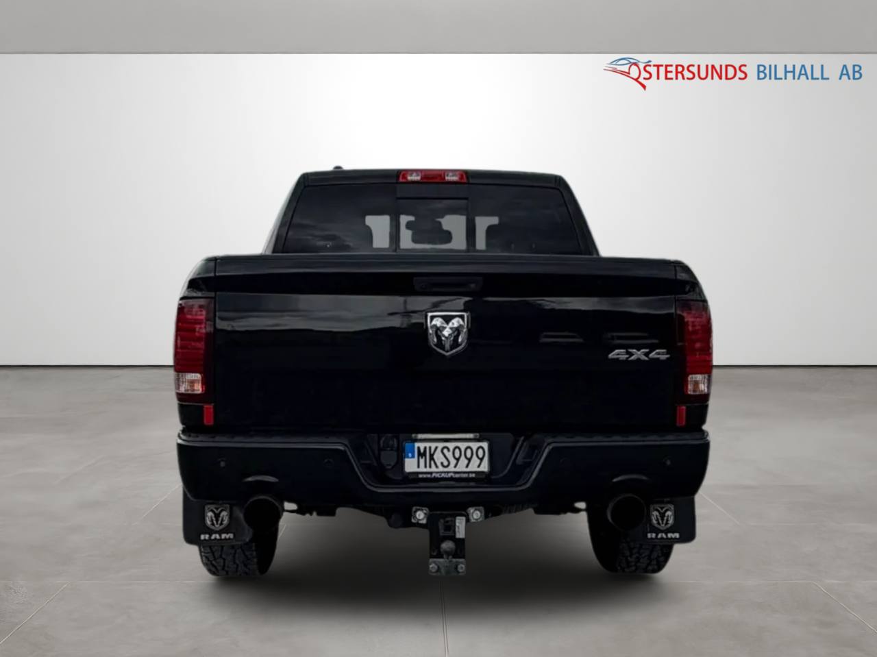 RAM 1500 Crew Cab 5.7 V8 HEMI 4x4 TorqueFlite Drag Kamera M-värm