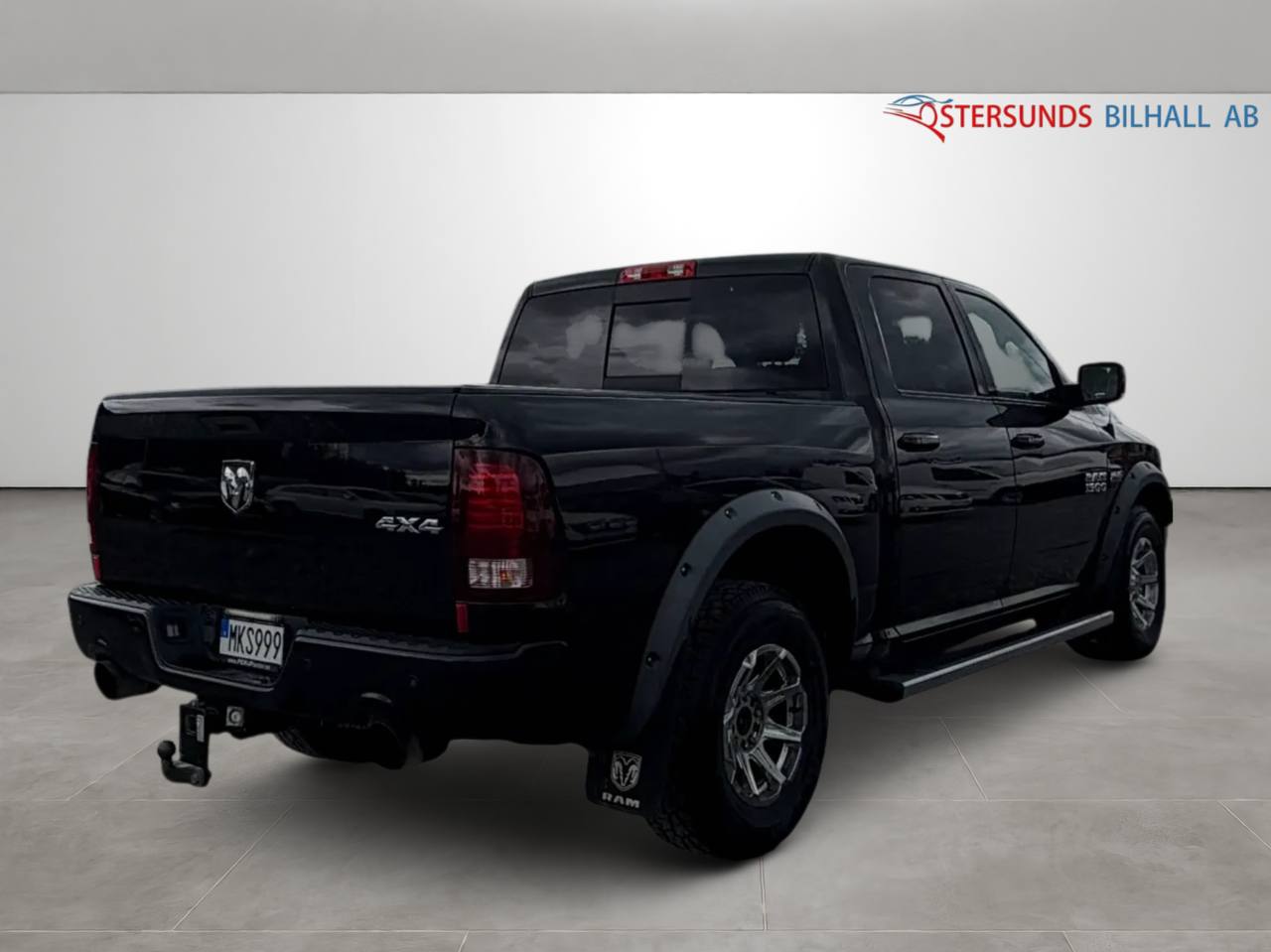 RAM 1500 Crew Cab 5.7 V8 HEMI 4x4 TorqueFlite Drag Kamera M-värm