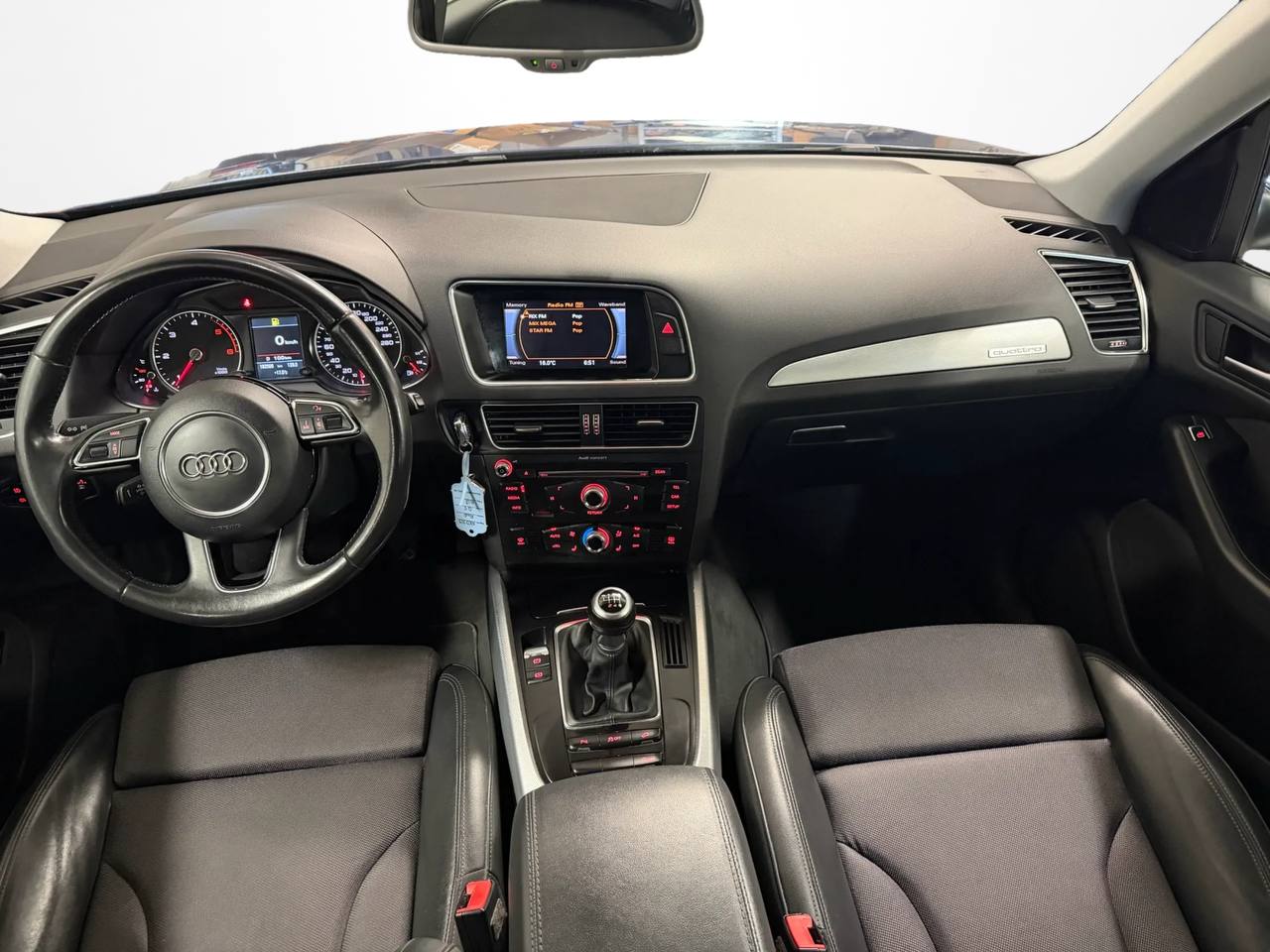 Audi Q5 2.0 TDI DPF quattro Design Euro 6 M-värm Dragkrok Panoramatak