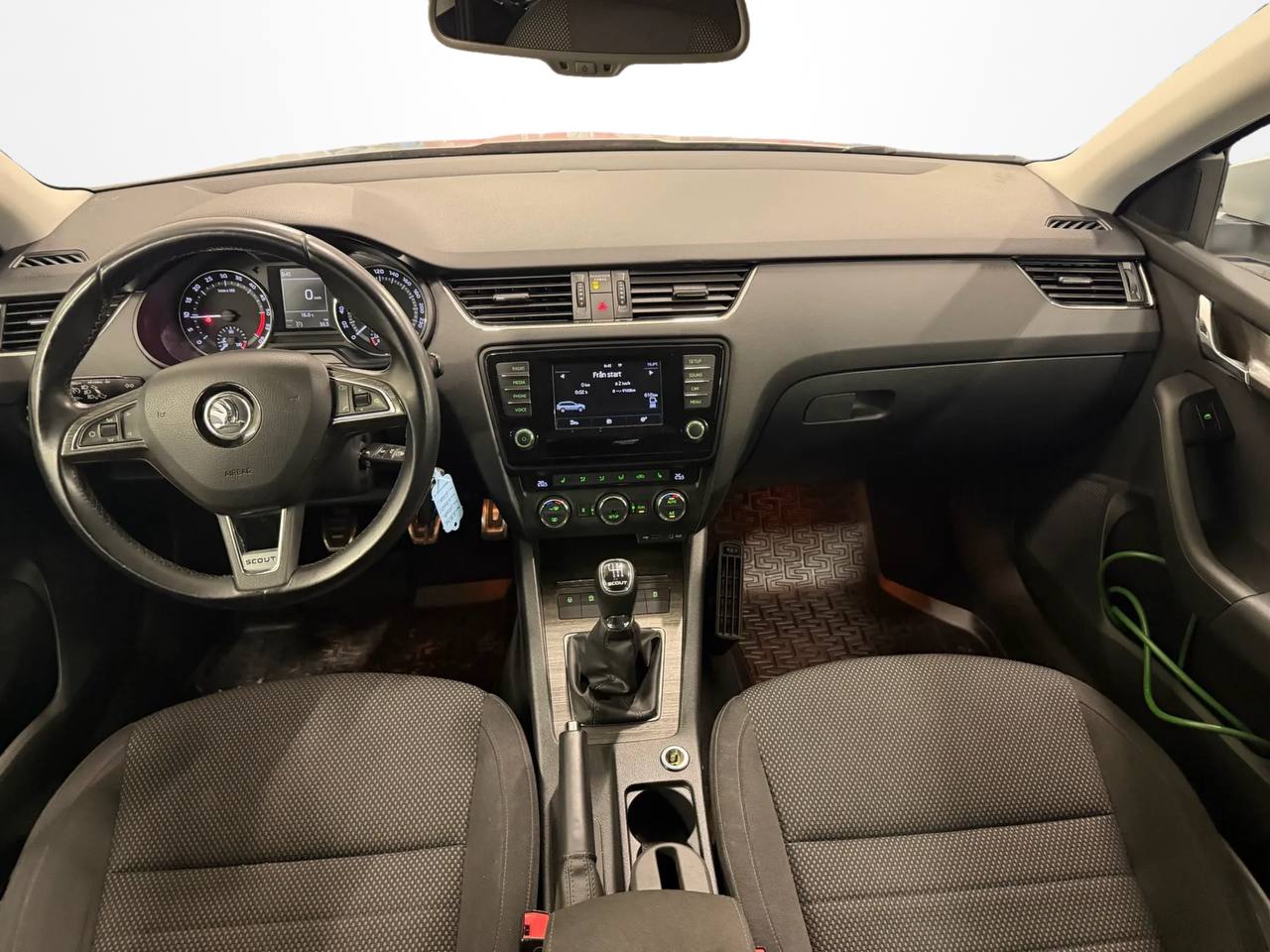 Skoda Octavia Scout 2.0 TDI 4x4 Euro 6 M&D-värm Dragkrok Nya bromsar 2brukare