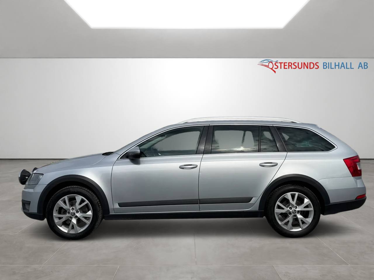 Skoda Octavia Scout 2.0 TDI 4x4 Euro 6 M&D-värm Dragkrok Nya bromsar 2brukare