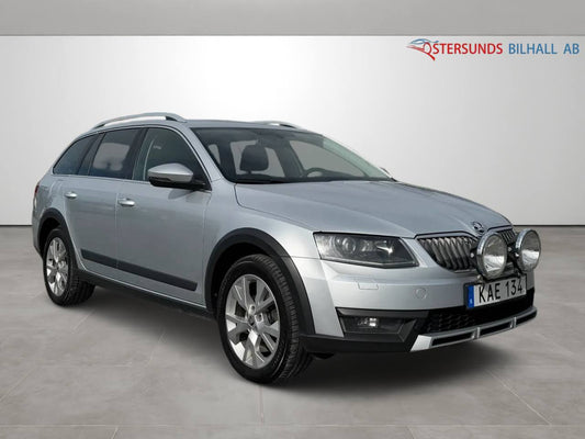 Skoda Octavia Scout 2.0 TDI 4x4 Euro 6 M&D-värm Dragkrok Nya bromsar 2brukare