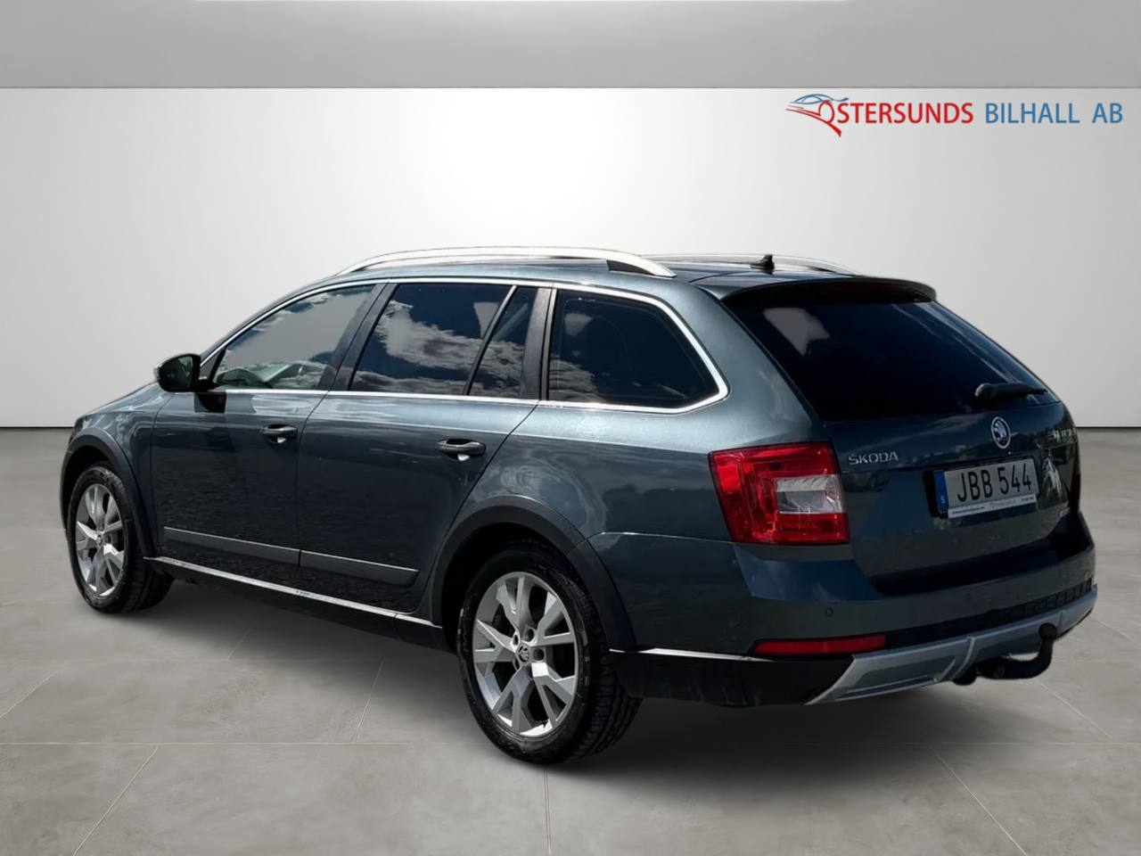 Skoda Octavia Scout 2.0 TDI 4x4 Euro 6 D-värm Ny kamrem Fullt servad Dragkrok