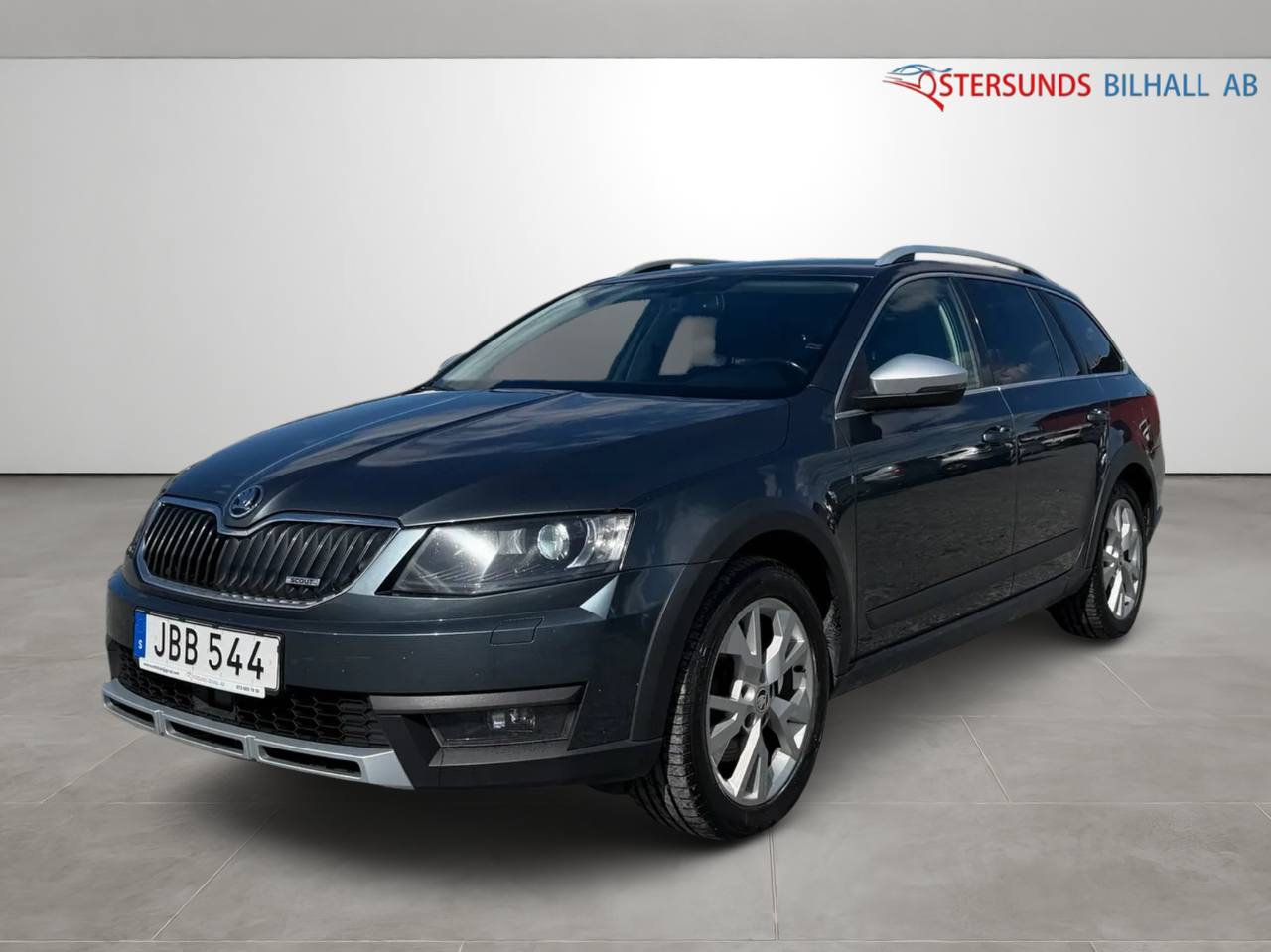Skoda Octavia Scout 2.0 TDI 4x4 Euro 6 D-värm Ny kamrem Fullt servad Dragkrok
