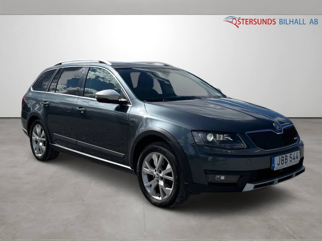 Skoda Octavia Scout 2.0 TDI 4x4 Euro 6 D-värm Ny kamrem Fullt servad Dragkrok