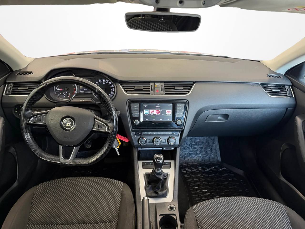 Skoda Octavia Kombi 1.6 TDI 4x4 Ambition Euro 6 Fullt servad D-värm