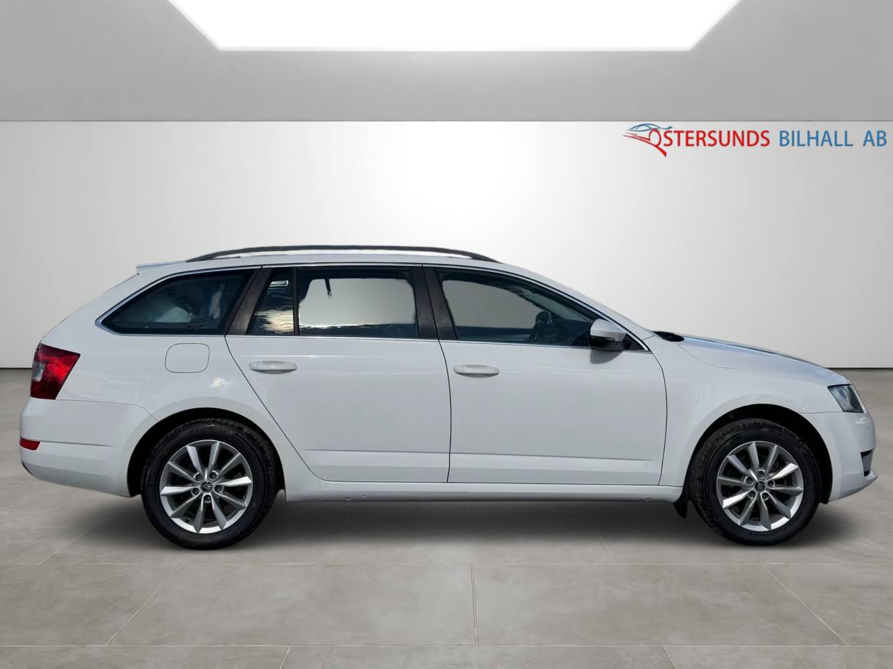 Skoda Octavia Kombi 1.6 TDI 4x4 Ambition Euro 6 Fullt servad D-värm