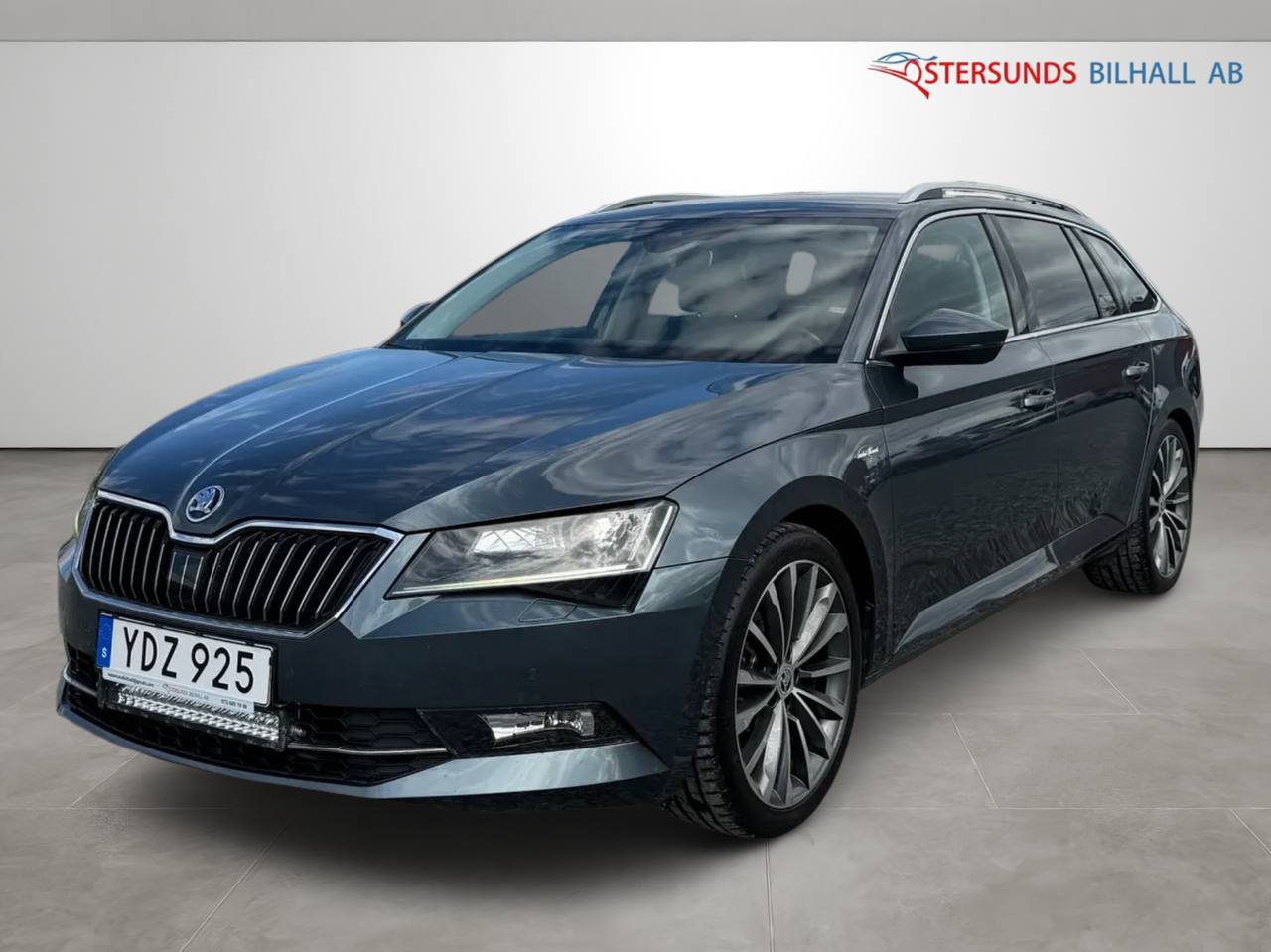 Skoda Superb Kombi 2.0 TDI 4x4 SCR L&K Backkamera dragkrok