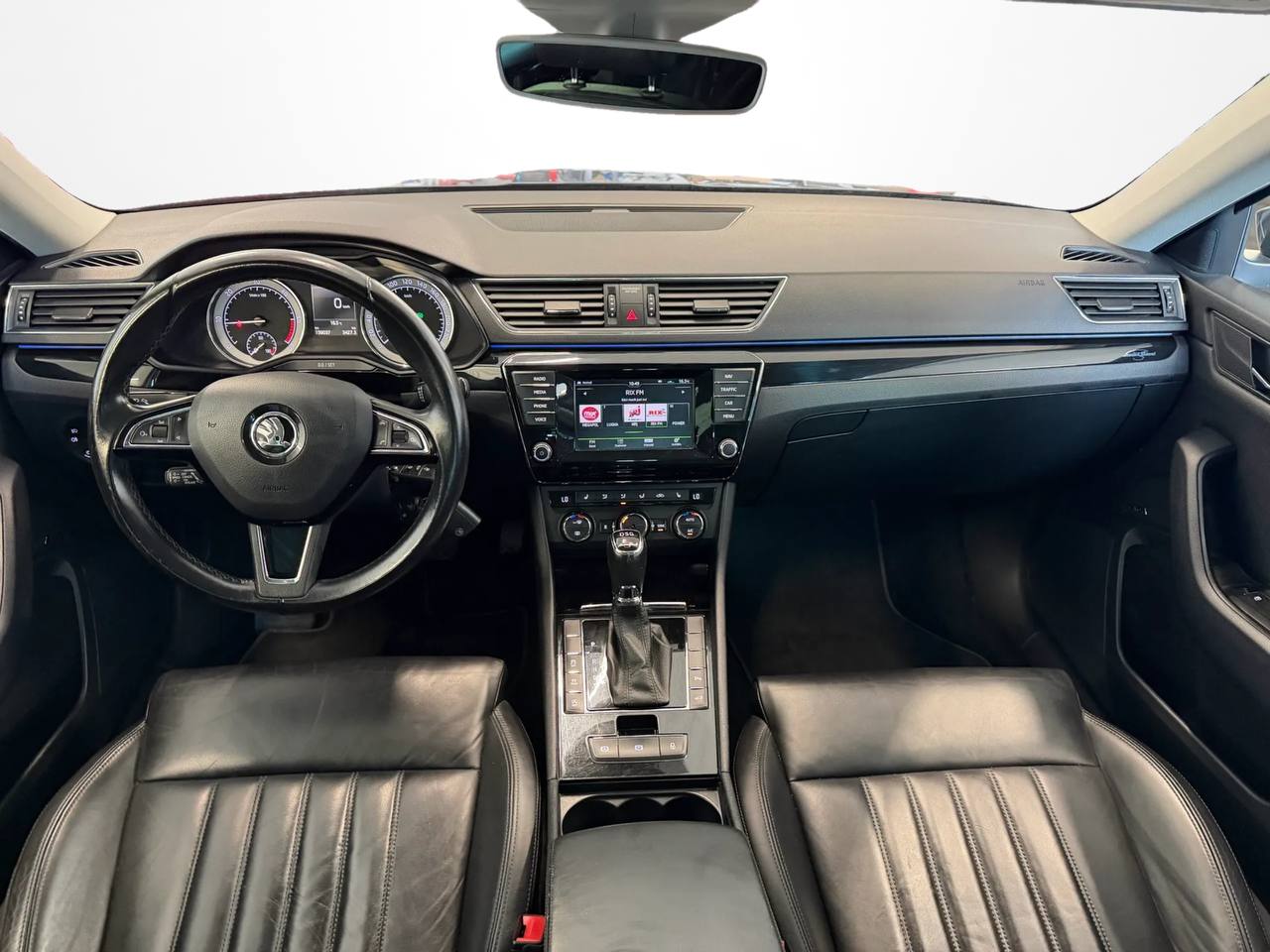 Skoda Superb Kombi 2.0 TDI 4x4 SCR L&K Backkamera dragkrok