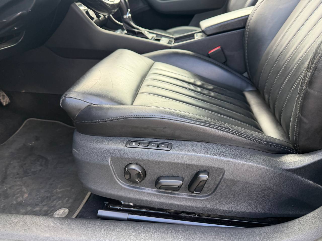 Skoda Superb Kombi 2.0 TDI 4x4 SCR L&K Backkamera dragkrok