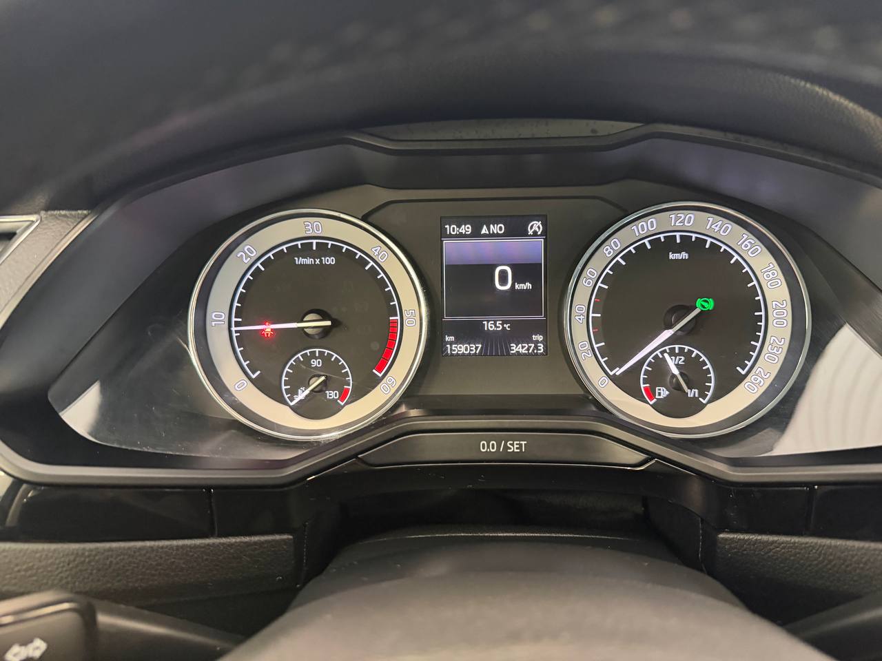 Skoda Superb Kombi 2.0 TDI 4x4 SCR L&K Backkamera dragkrok