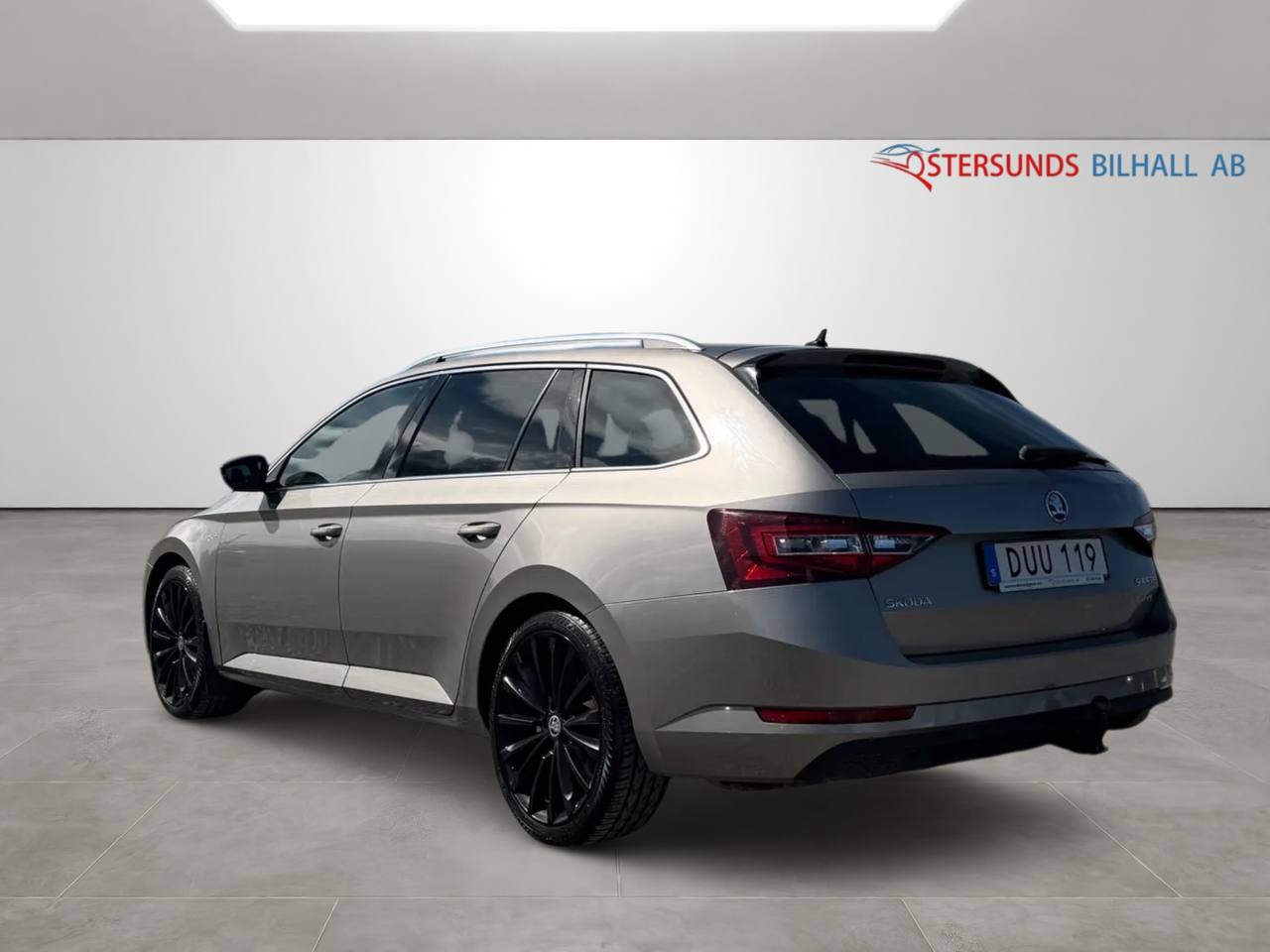 Skoda Superb Kombi 2.0 TDI 4x4 L&K Euro 6 Ny kamrem dragkrok kamera