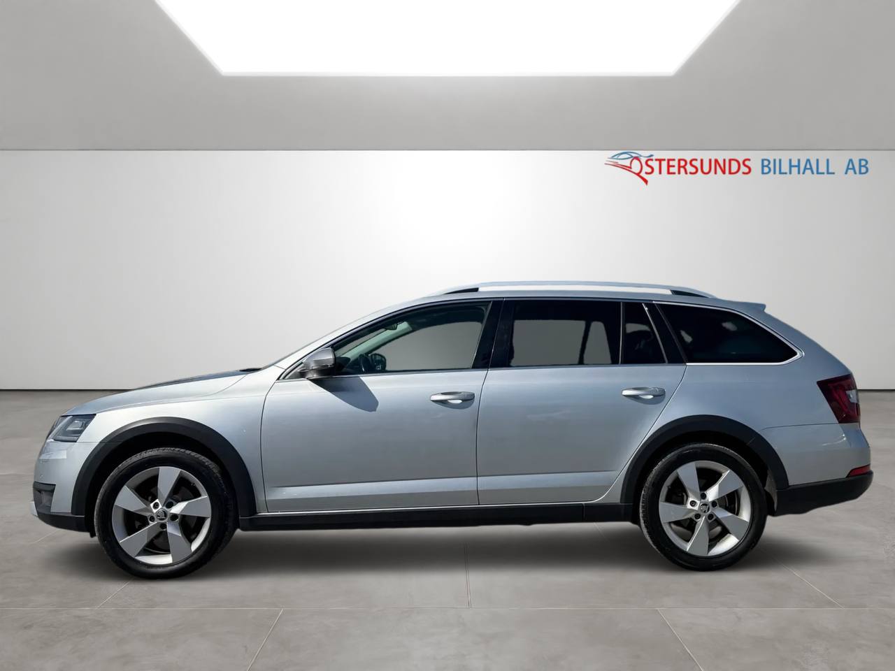 Skoda Octavia Scout 2.0 TDI SCR 4x4 Premium Euro 6 Ny kamrem 1 brukare dragkrok