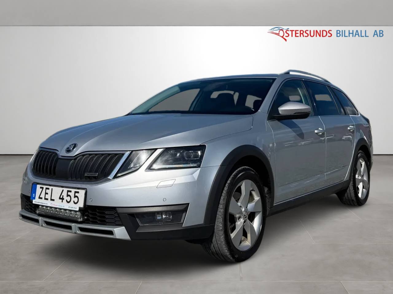 Skoda Octavia Scout 2.0 TDI SCR 4x4 Premium Euro 6 Ny kamrem 1 brukare dragkrok