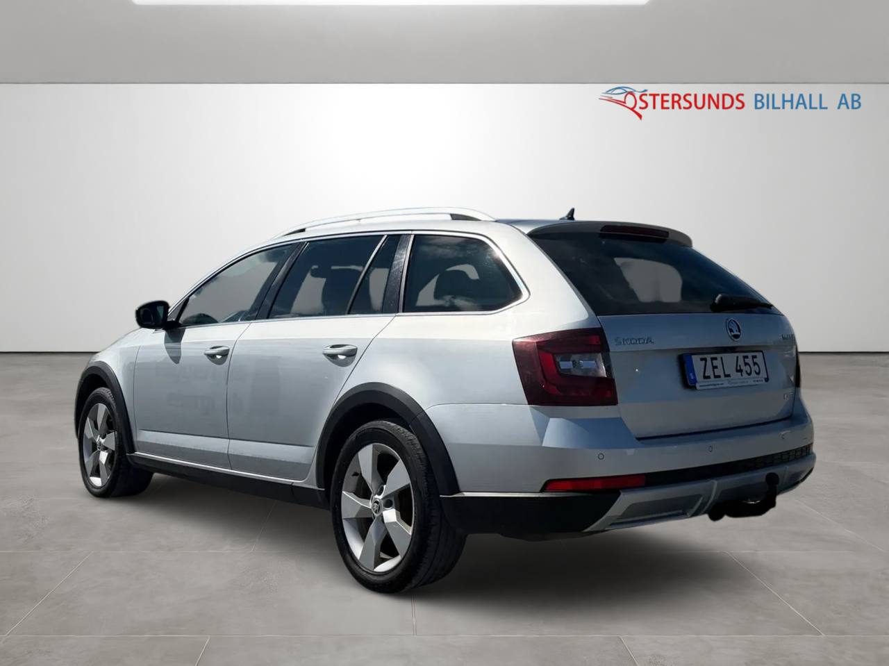 Skoda Octavia Scout 2.0 TDI SCR 4x4 Premium Euro 6 Ny kamrem 1 brukare dragkrok