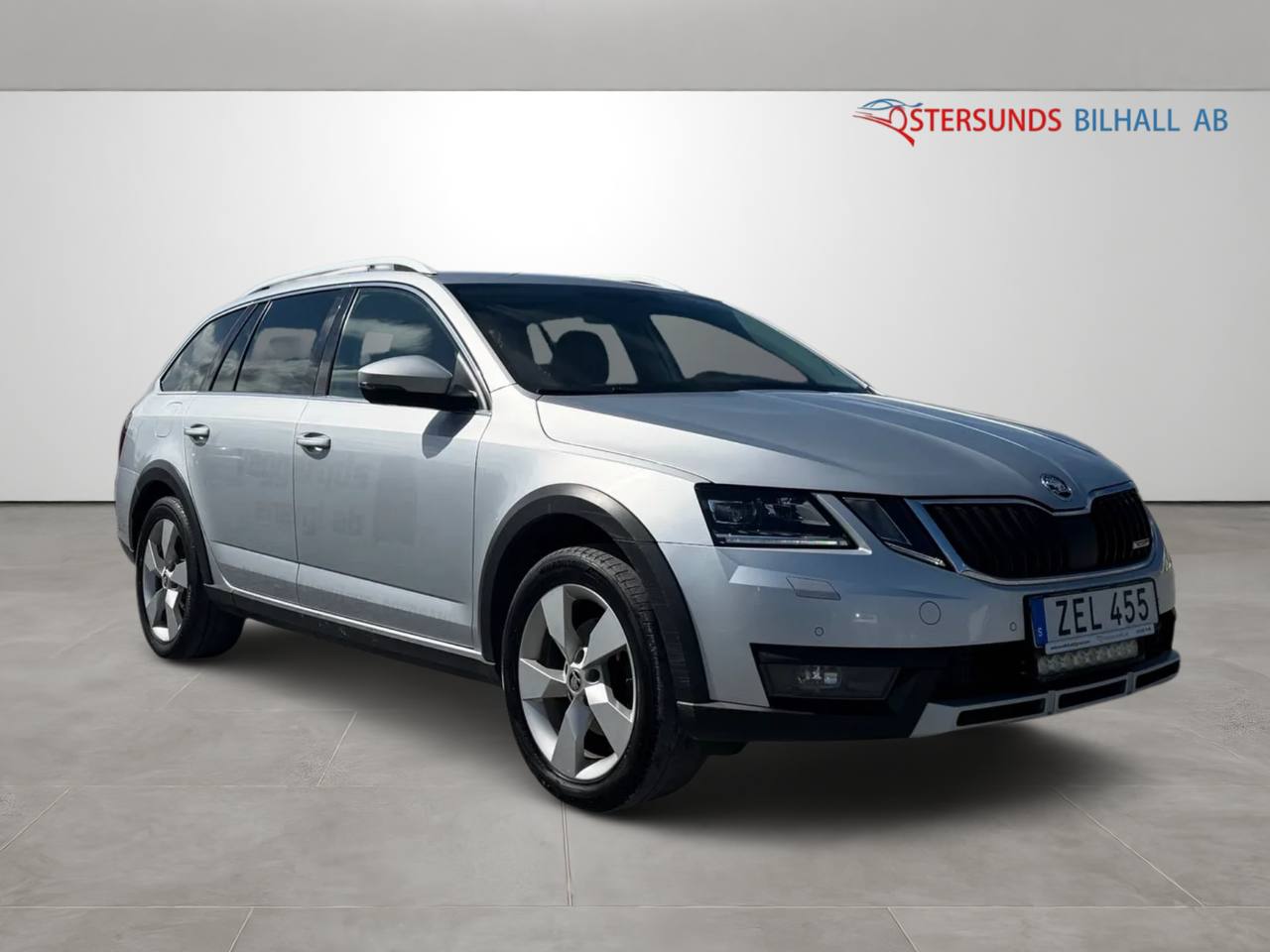 Skoda Octavia Scout 2.0 TDI SCR 4x4 Premium Euro 6 Ny kamrem 1 brukare dragkrok