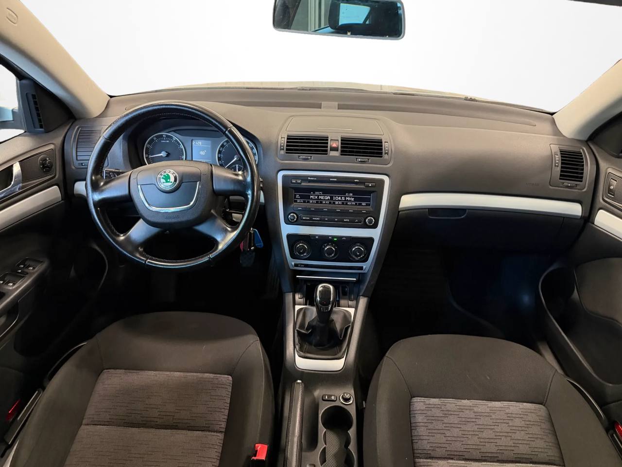 Skoda Octavia 1.8 4x4 Ambiente Euro 5, M-värm, Låga mil, Norrl. körd