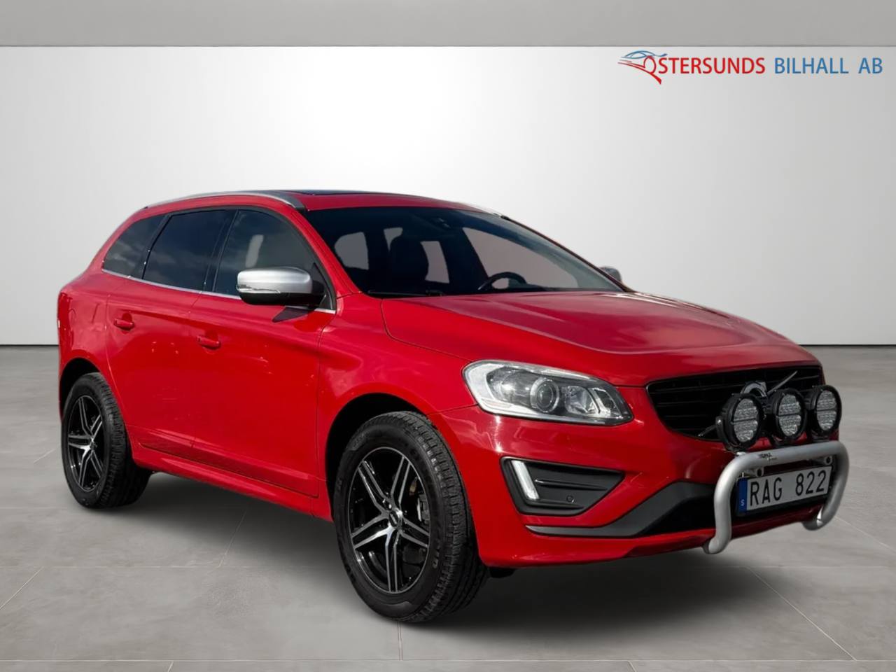 Volvo XC60 D5 AWD Geartronic R-Design Pano VOC Drag Navi