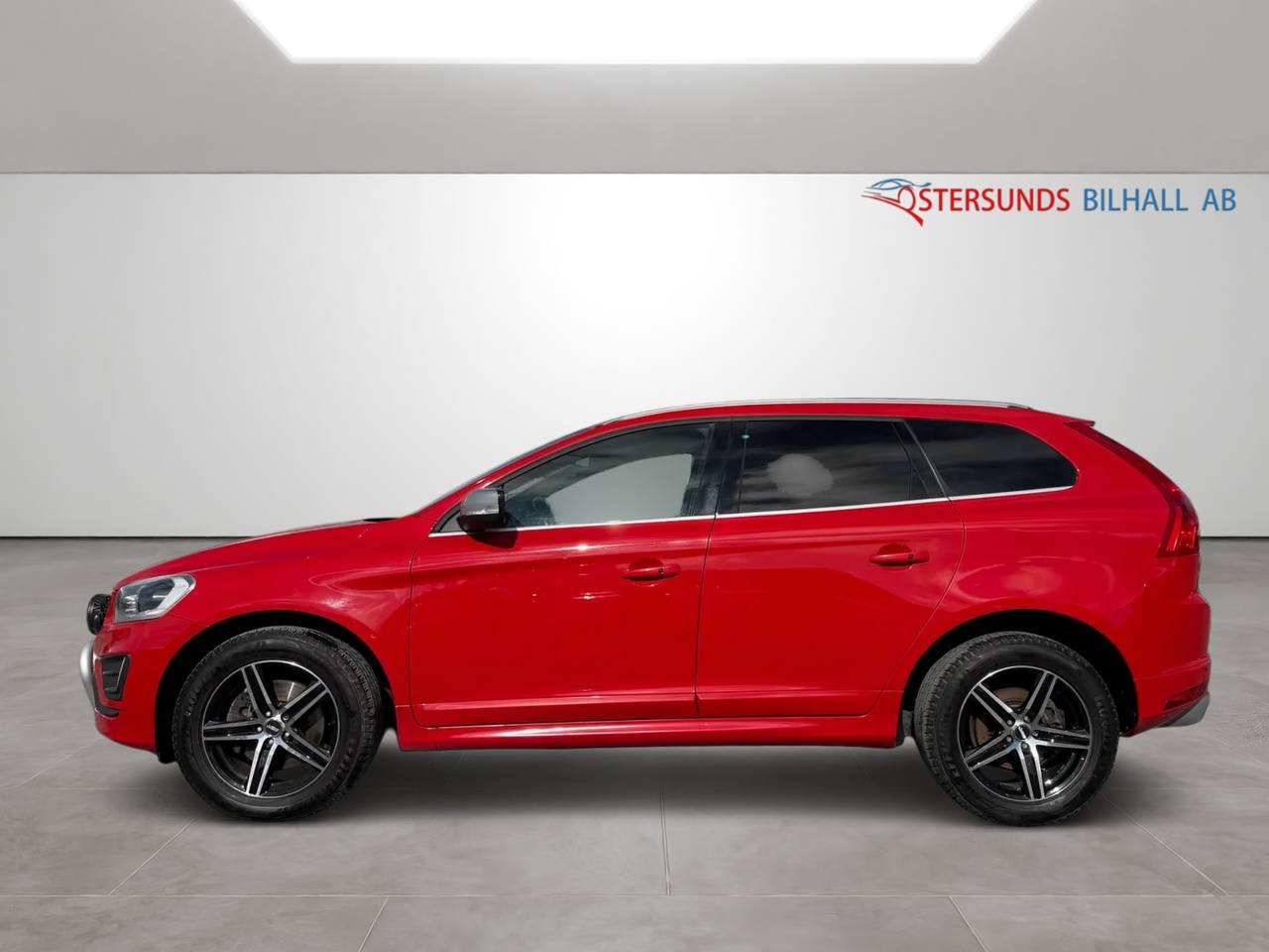 Volvo XC60 D5 AWD Geartronic R-Design Pano VOC Drag Navi