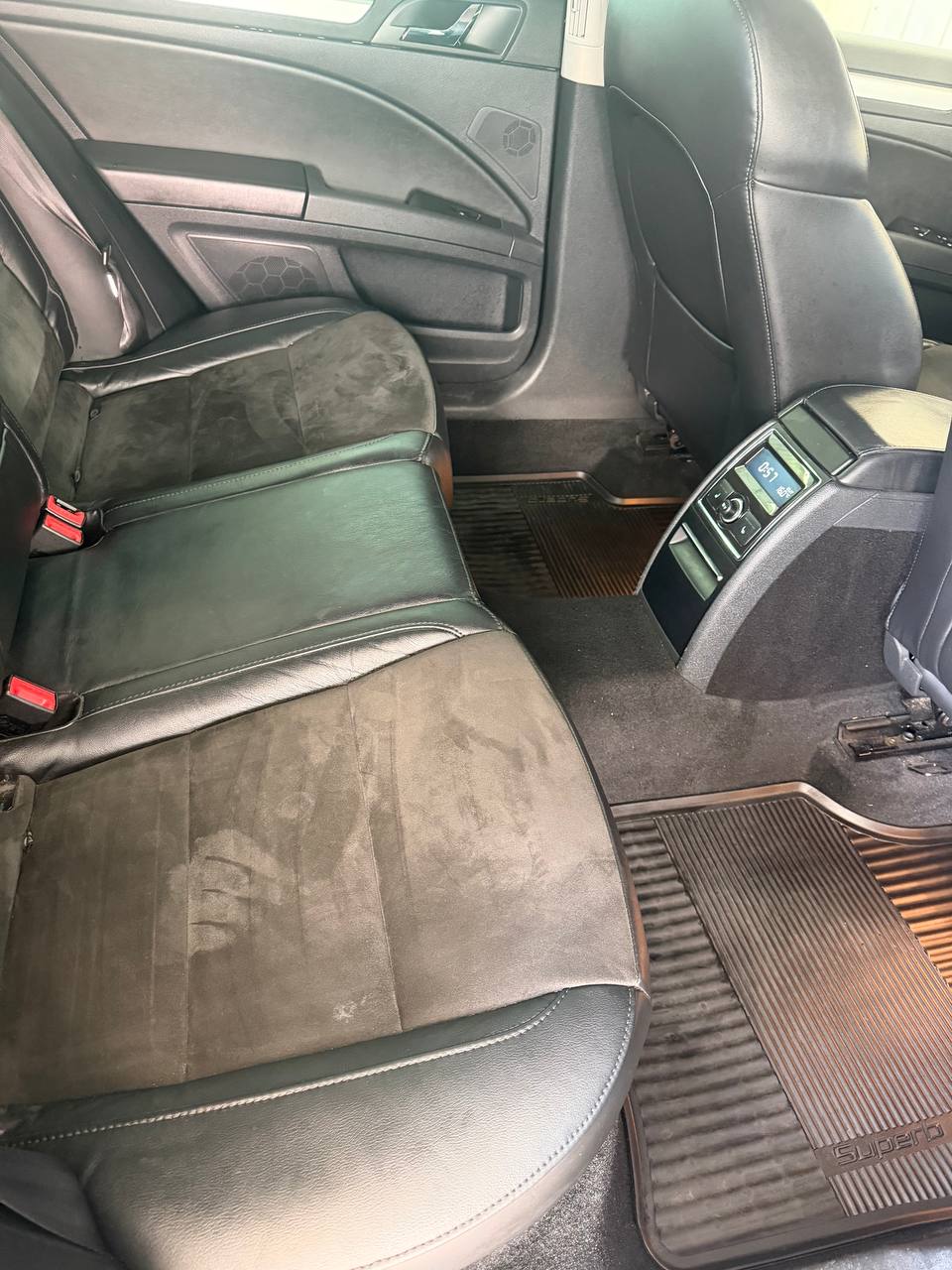 Skoda Superb Kombi 2.0 TDI 4x4 Elegance Navi D-Värm Drag