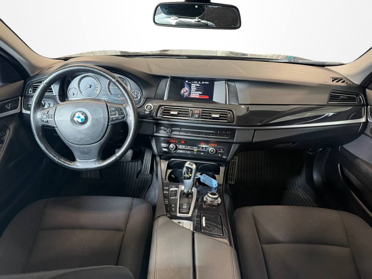 BMW 520d xDrive Touring Steptronic M-Värme Drag
