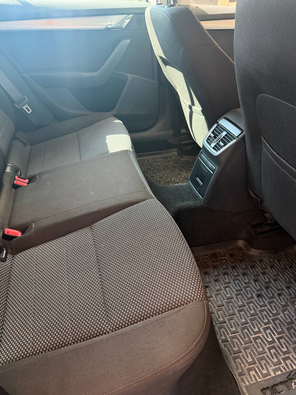 Skoda Octavia Kombi 1.6 TDI 4x4 Ambition Euro 5 M&D-värm Drag 1 brukare