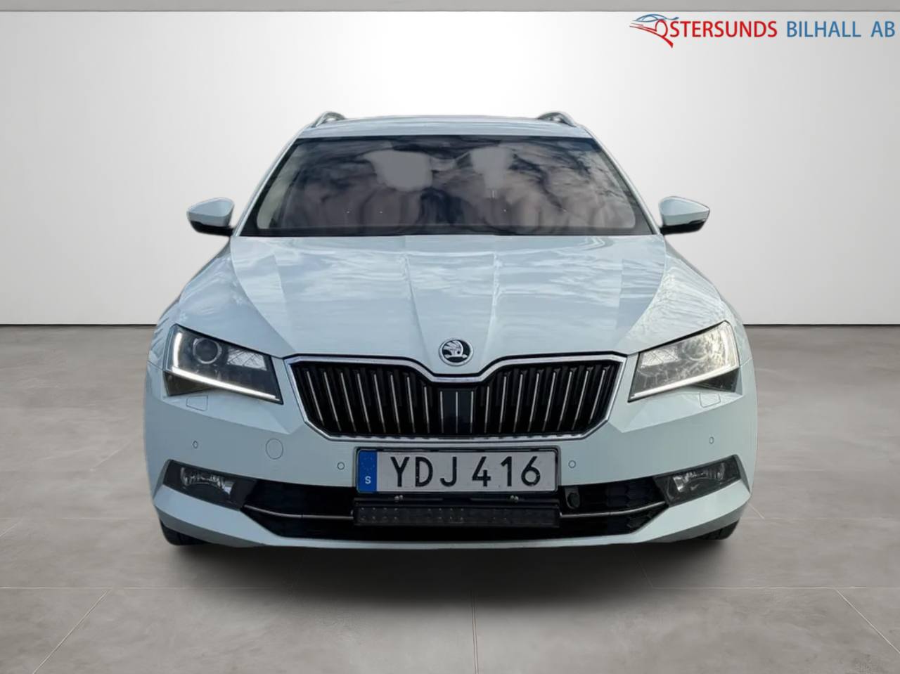 Skoda Superb Kombi 2.0 TDI 4x4 SCR L&K Euro 6 Ny kamrem Drag M-värm