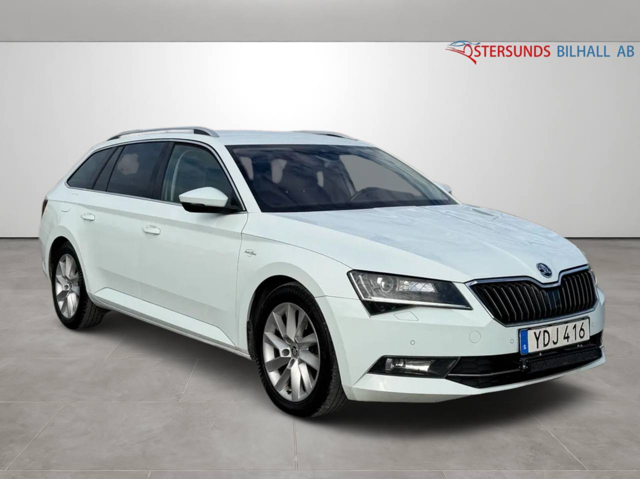 Skoda Superb Kombi 2.0 TDI 4x4 SCR L&K Euro 6 Ny kamrem Drag M-värm