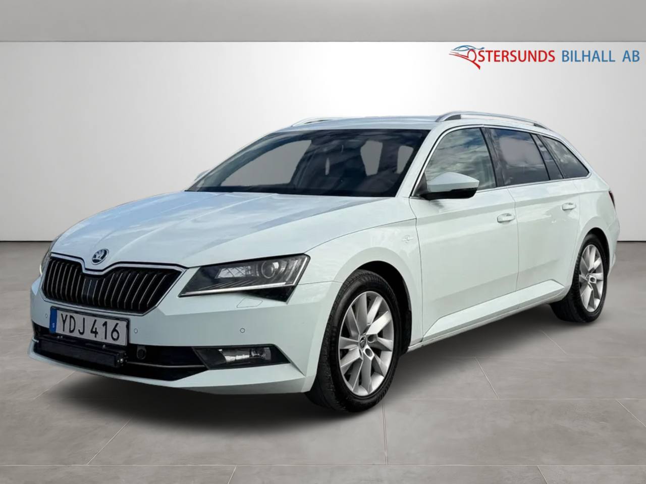 Skoda Superb Kombi 2.0 TDI 4x4 SCR L&K Euro 6 Ny kamrem Drag M-värm