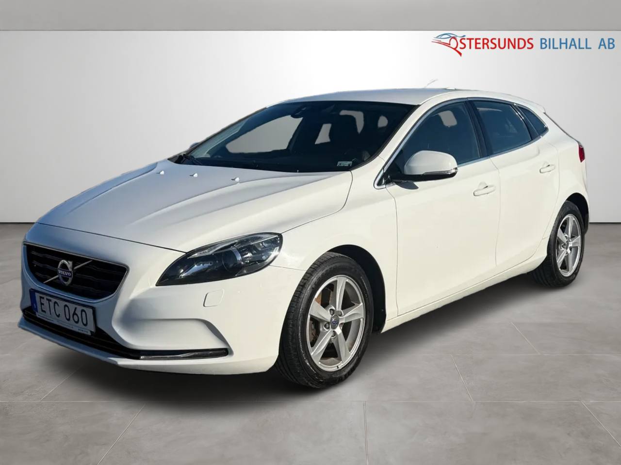 Volvo V40 D2 Momentum Euro 5 Drag D-värm Kamrem bytt Fullt-servad