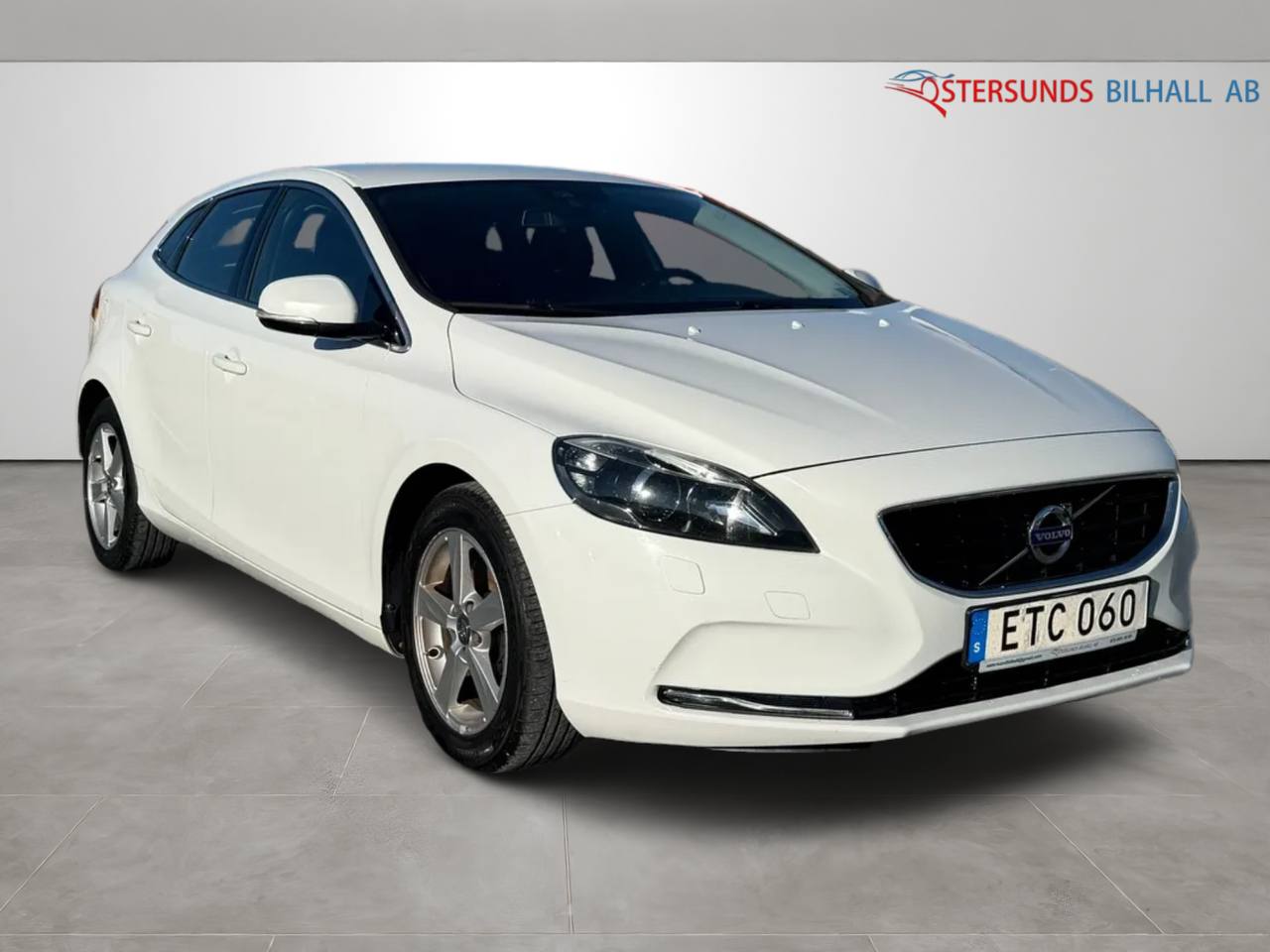 Volvo V40 D2 Momentum Euro 5 Drag D-värm Kamrem bytt Fullt-servad