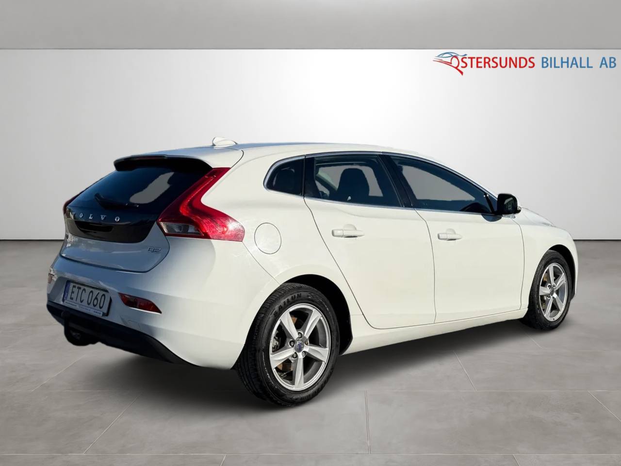 Volvo V40 D2 Momentum Euro 5 Drag D-värm Kamrem bytt Fullt-servad