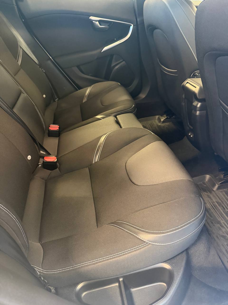 Volvo V40 D2 Momentum Euro 5 Drag D-värm Kamrem bytt Fullt-servad